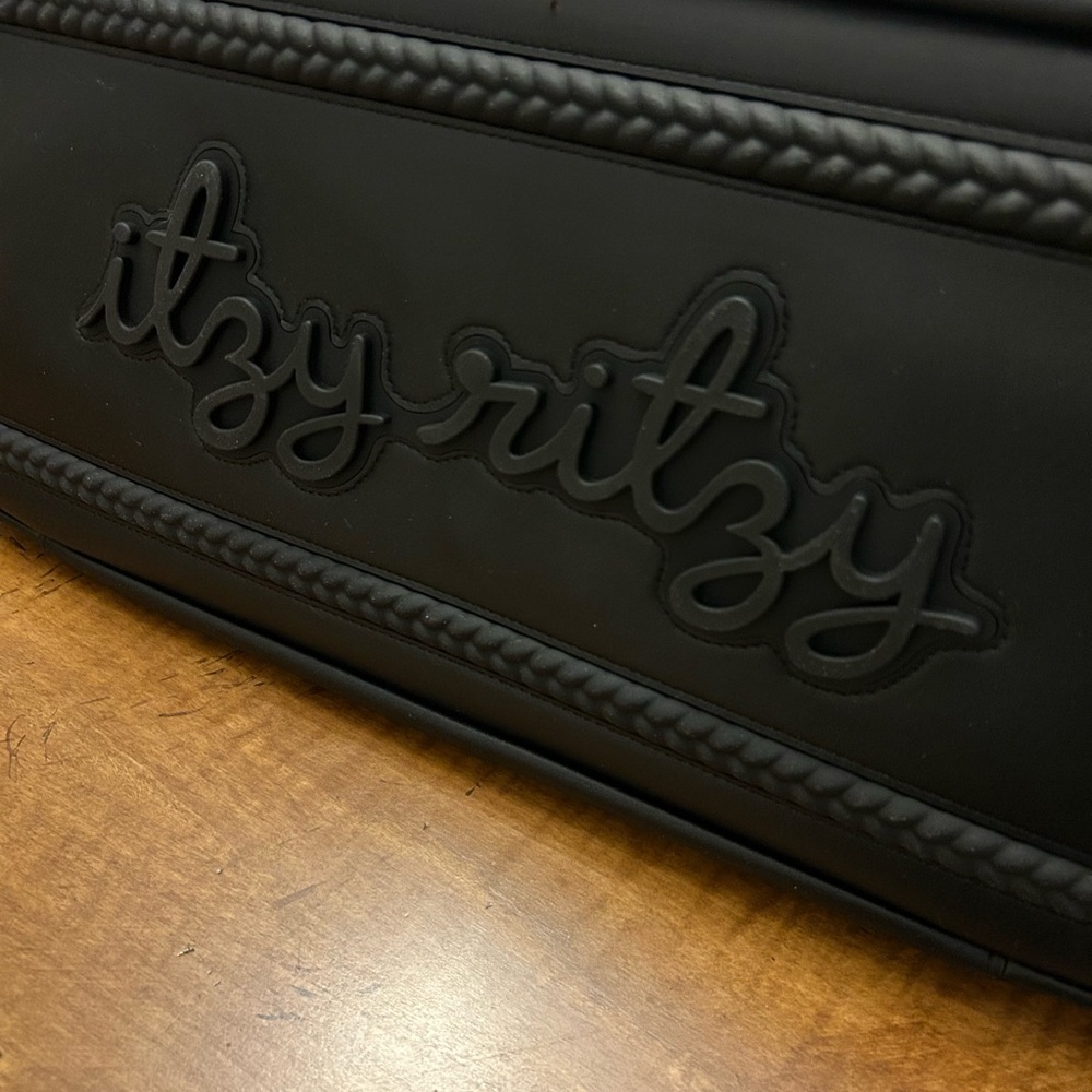 Dream Weekender Bag by Itzy Ritzy.